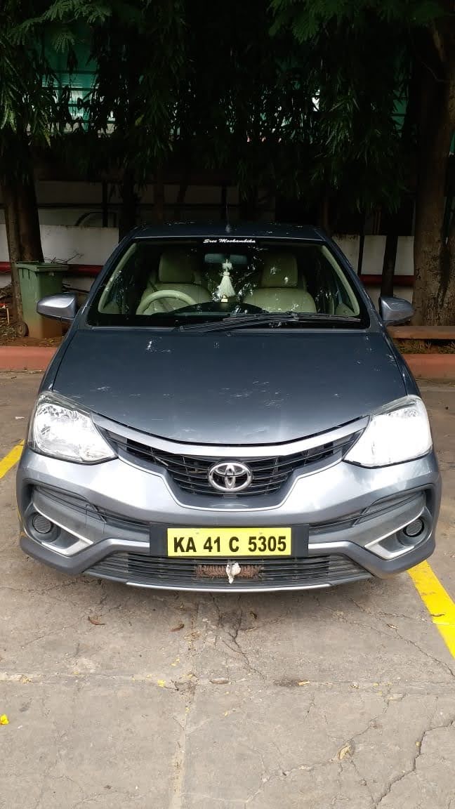 Innova car rental in bangalore with driver